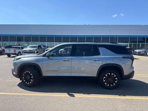 Sterling Gray Metallic 2025 Chevrolet Traverse Z71