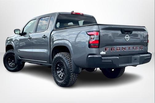 2023 Nissan Frontier S