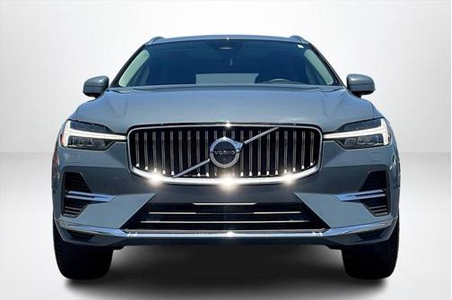 2023 Volvo XC60 Recharge Plug-In Hybrid T8 Plus Bright Theme