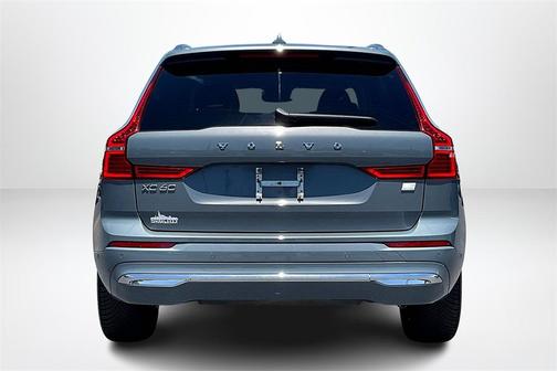 2023 Volvo XC60 Recharge Plug-In Hybrid T8 Plus Bright Theme