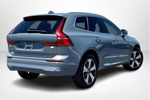 2023 Volvo XC60 Recharge Plug-In Hybrid T8 Plus Bright Theme