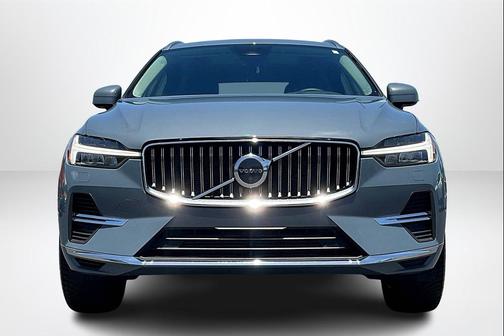 2023 Volvo XC60 Recharge Plug-In Hybrid T8 Plus Bright Theme