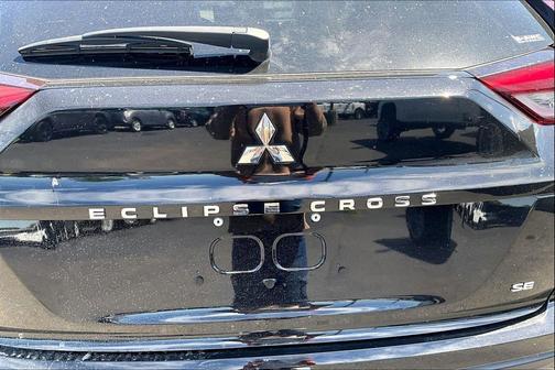Labrador Black Pearl 2025 Mitsubishi Eclipse Cross SE