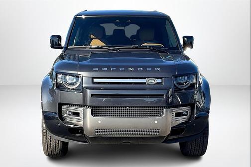 2023 Land Rover Defender 130 SE