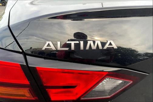 2023 Nissan Altima SR FWD