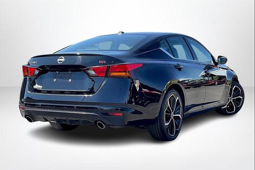 2023 Nissan Altima SR FWD