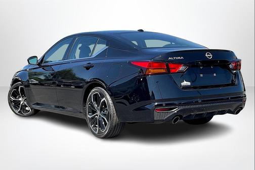 2023 Nissan Altima SR FWD