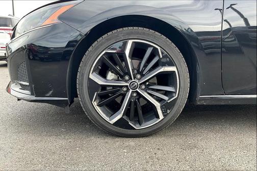 2023 Nissan Altima SR FWD