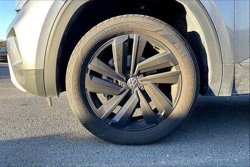 2023 Volkswagen Atlas Cross Sport 2.0T SE w/Technology