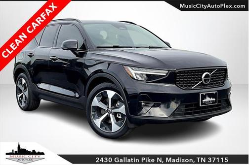 2023 Volvo XC40 B4 Ultimate Dark Theme