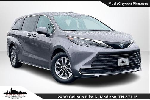 2024 Toyota Sienna LE
