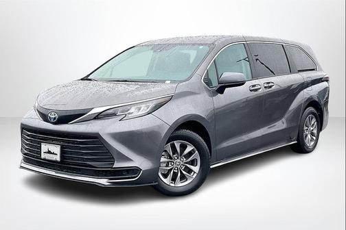 2024 Toyota Sienna LE