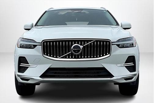 2022 Volvo XC60 Recharge Plug-In Hybrid T8 Inscription Expression