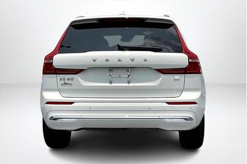 2022 Volvo XC60 Recharge Plug-In Hybrid T8 Inscription Expression