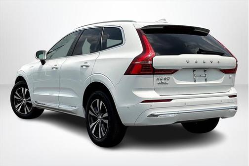 2022 Volvo XC60 Recharge Plug-In Hybrid T8 Inscription Expression