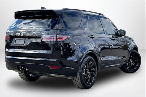 2025 Land Rover Discovery P300 Dynamic SE