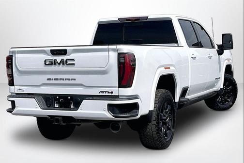Summit White 2024 GMC Sierra 2500 AT4