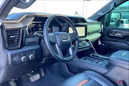 2024 GMC Sierra 2500 AT4