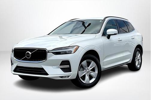 2022 Volvo XC60 B5 Momentum