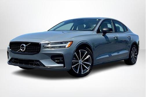2022 Volvo S60 T5 Momentum