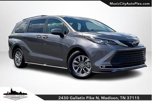 2023 Toyota Sienna XLE 8 Passenger