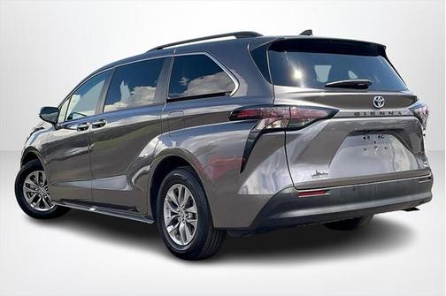 2023 Toyota Sienna XLE 8 Passenger