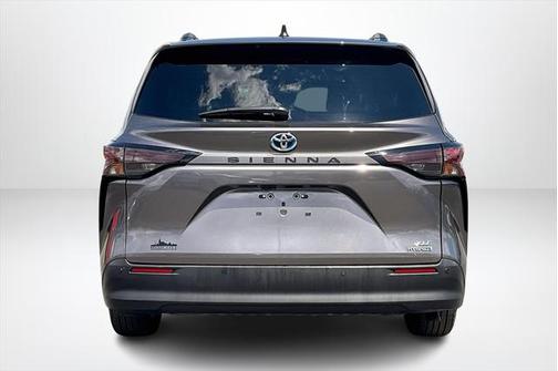 2023 Toyota Sienna XLE 8 Passenger