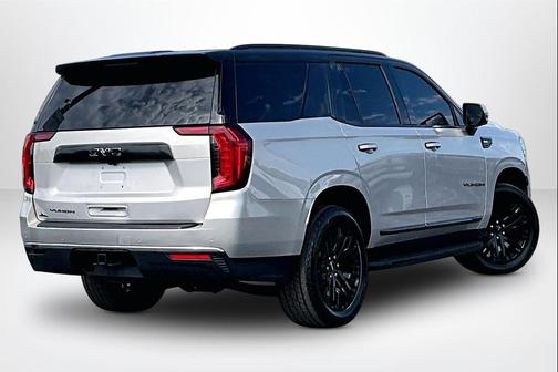 Pearl Beige Metallic 2022 GMC Yukon SLT