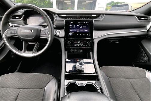 Bright White Clearcoat 2023 Jeep Grand Cherokee Altitude