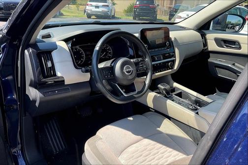 2023 Nissan Pathfinder SV 4WD