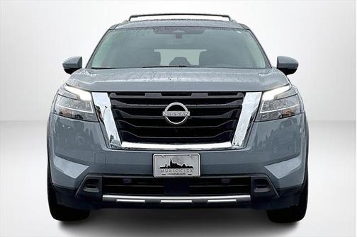 2024 Nissan Pathfinder Platinum FWD