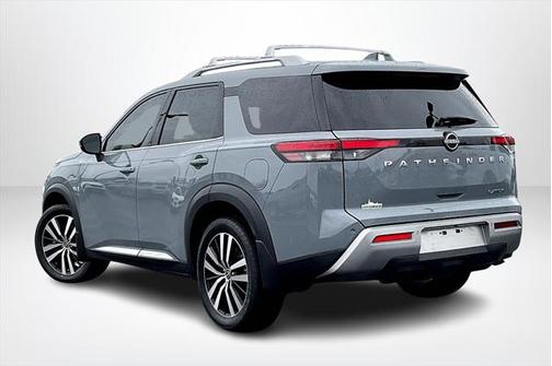 2024 Nissan Pathfinder Platinum FWD