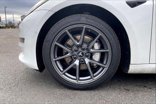 2022 Tesla Model 3 Standard Range