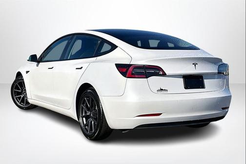 2022 Tesla Model 3 Standard Range