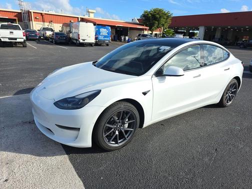 2022 Tesla Model 3 Standard Range