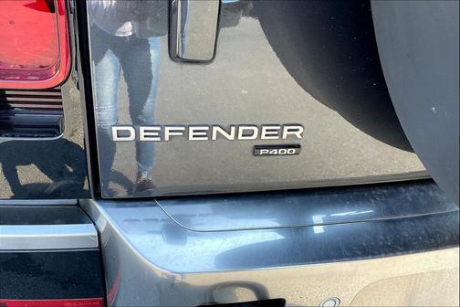 2023 Land Rover Defender 130 SE
