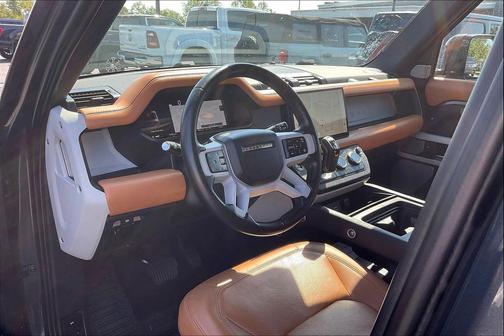 2023 Land Rover Defender 130 SE
