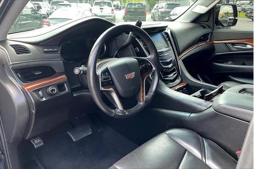 2018 Cadillac Escalade ESV Luxury