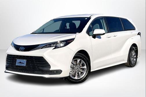 2024 Toyota Sienna LE