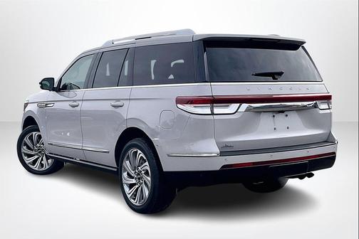 2024 Lincoln Navigator Premiere