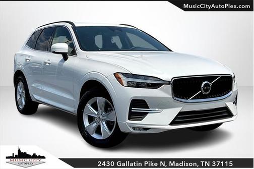 2022 Volvo XC60 B5 Momentum