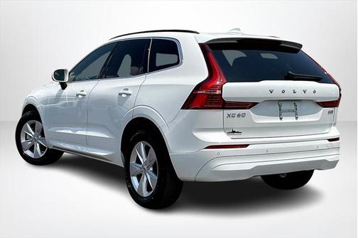 2022 Volvo XC60 B5 Momentum