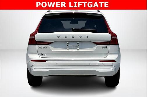 2022 Volvo XC60 B5 Momentum