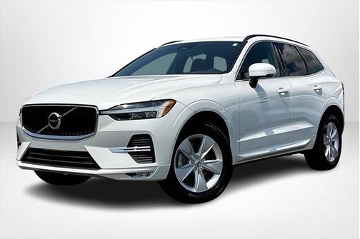 2022 Volvo XC60 B5 Momentum