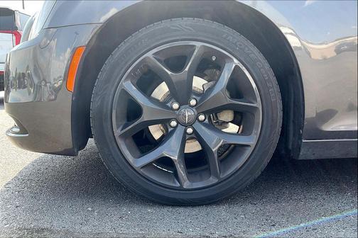 2022 Chrysler 300 S