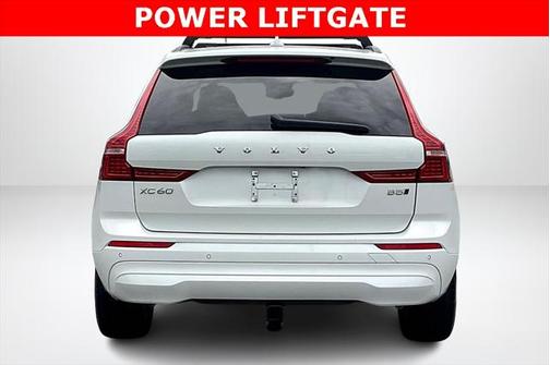 2022 Volvo XC60 B5 Momentum