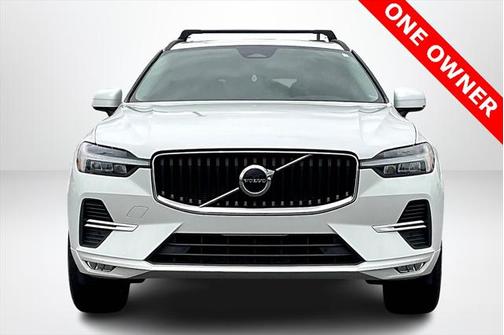 2022 Volvo XC60 B5 Momentum