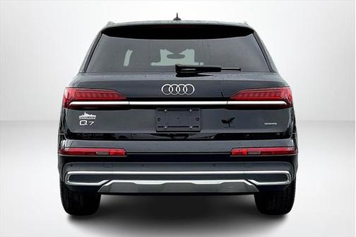 2024 Audi Q7 45 Premium Plus