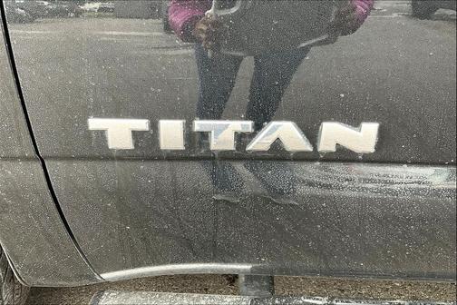 2022 Nissan Titan SV