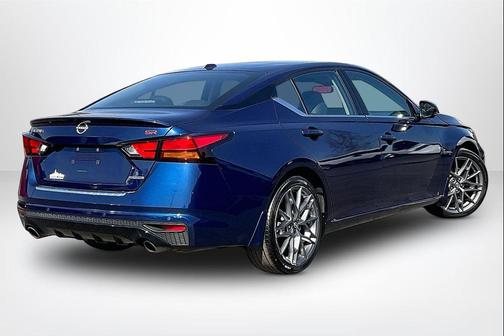 2023 Nissan Altima SR VC-Turbo FWD